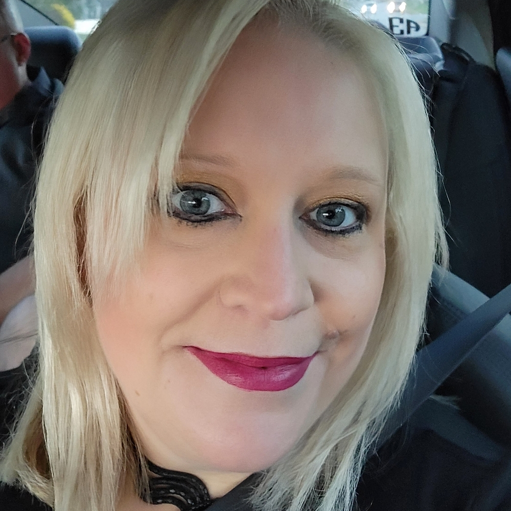 Meet your Posher, Heather - Picture 2 of 11